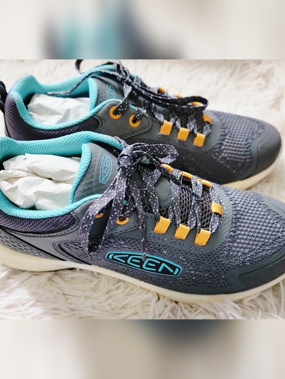 New KEEN Women's Gray Athletic Sneakers with Teal & Yellow Accents
